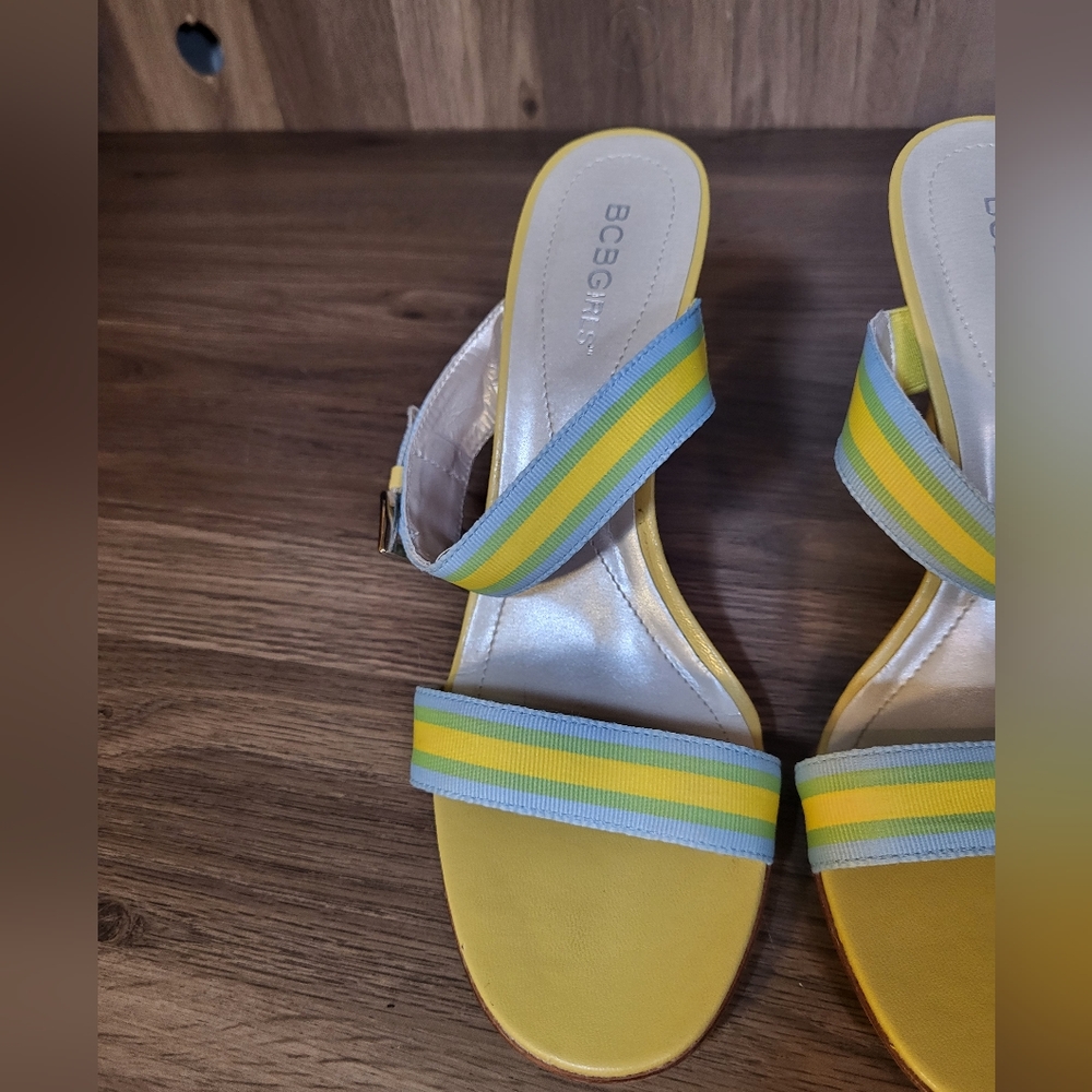 BCBGirls Bizarre Women's 8.5 Summer Stripes slip on Buckle sandal Heels Leather - Picture 12 of 13
